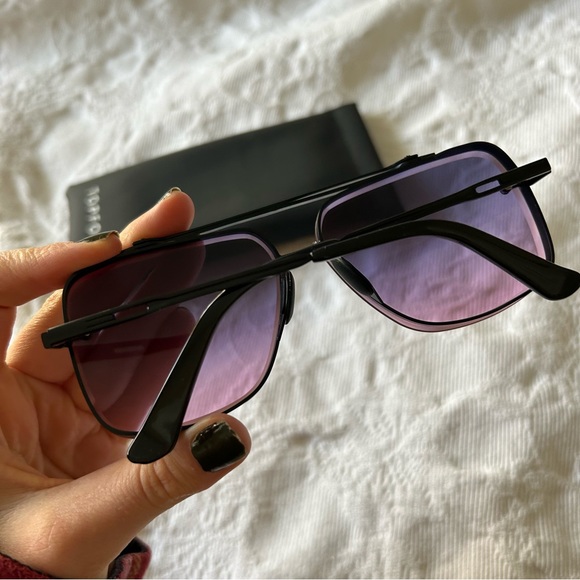 Topfoxx BELLA FADED PURPLE AND PINK
TANGLE FREE sunglasses - Picture 9 of 9